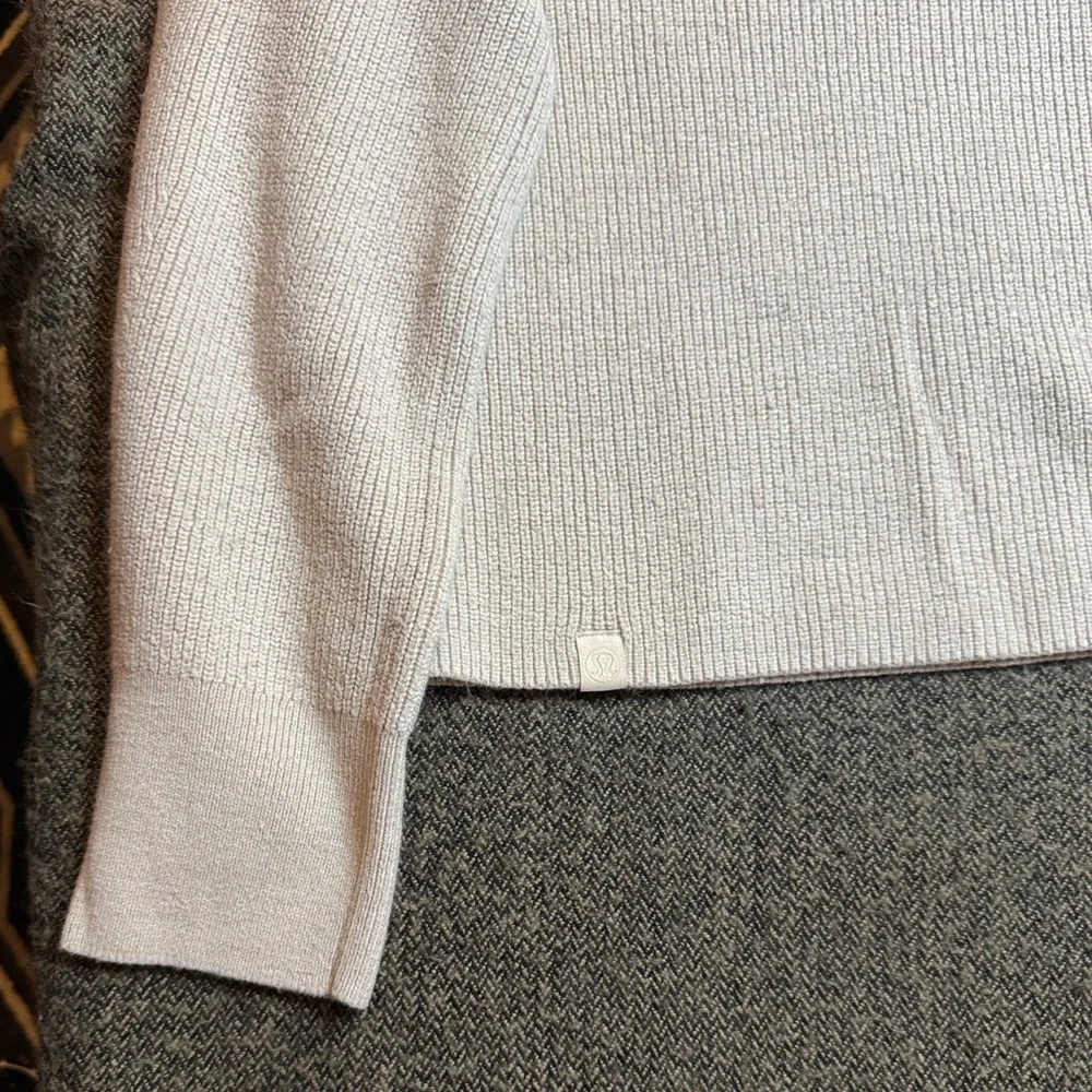 Lululemon Boxy Cotton-Blend Sweater Heathered Bone Cream sz est 8-10 - Picture 9 of 9